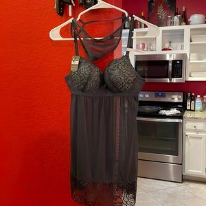 Gray daisy fuentes babydoll with matching underwear. Never worn with tags on it